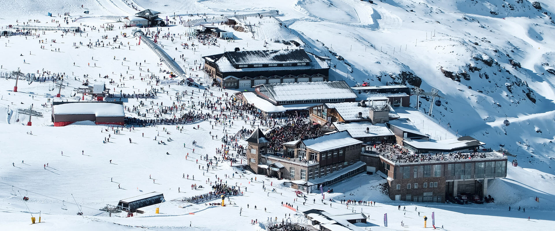 Borreguiles, corazón de la estación de esquí de Sierra Nevada.